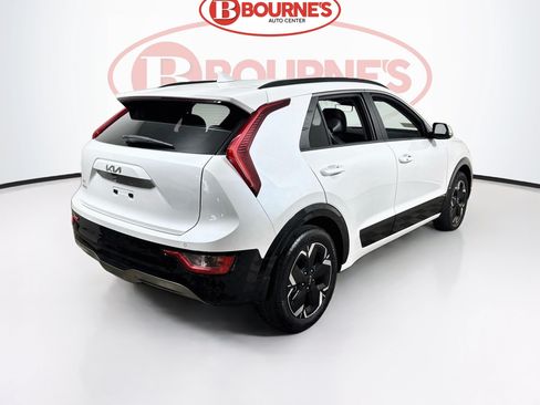 Used 2023 Kia Niro Wind w/ Wind Preserve Package FWD image 10