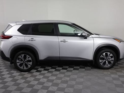 Used 2022 Nissan Rogue SV AWD/4WD image 9