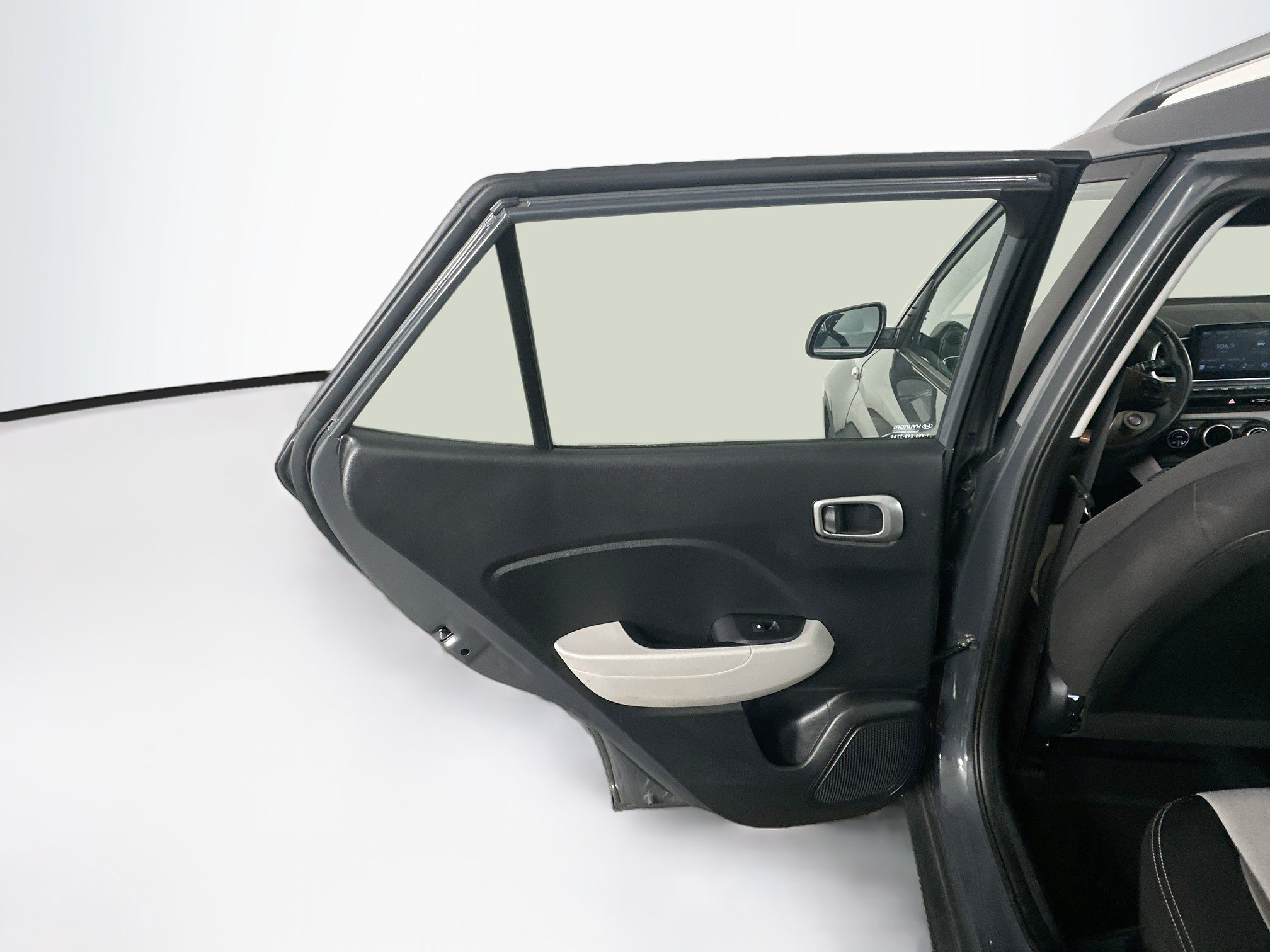 Used 2025 Hyundai Venue SEL FWD image 26