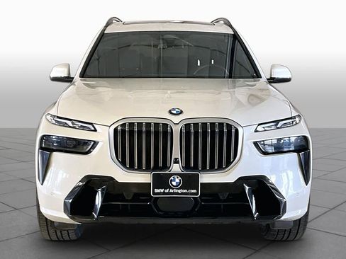 Used 2025 BMW X7 xDrive40i w/ M Sport Package AWD/4WD image 3