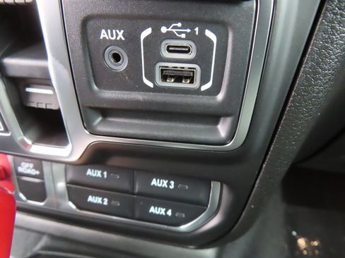 New 2026 Jeep Gladiator Mojave image 12