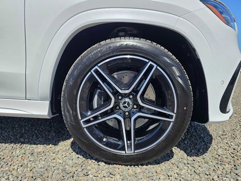 New 2026 Mercedes-Benz GLS 450 4MATIC image 9