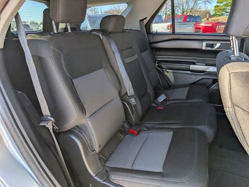 Used 2023 Ford Explorer XLT image 25