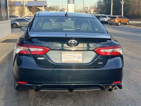 Used 2019 Toyota Camry SE image 5