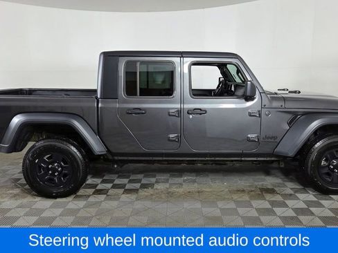 Used 2024 Jeep Gladiator Sport AWD/4WD image 10