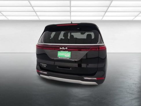 Used 2024 Kia Carnival LX FWD image 7