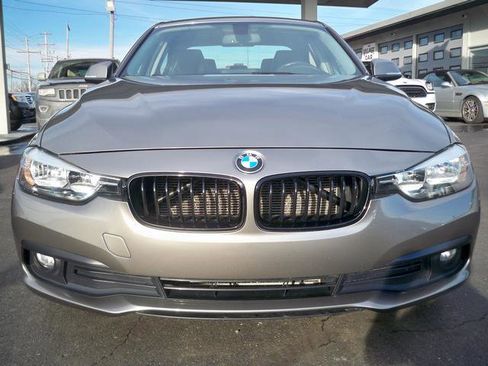 Used 2016 BMW 320i xDrive Sedan image 2