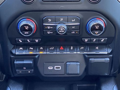 Used 2021 Chevrolet Silverado 1500 High Country w/ Technology Package image 40