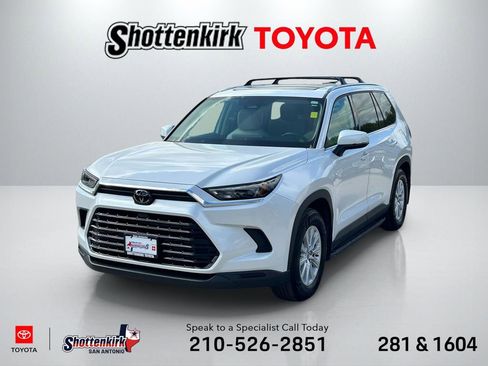 Used 2024 Toyota Grand Highlander XLE image 1