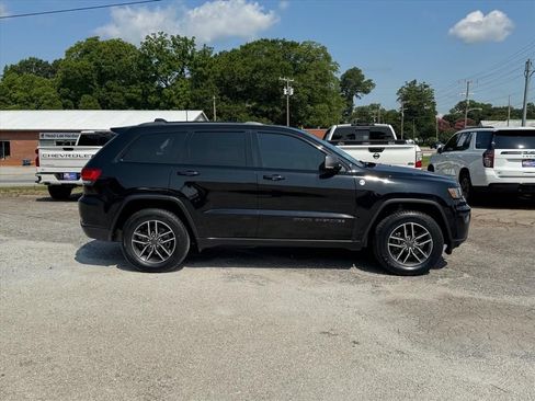 Used 2020 Jeep Grand Cherokee Trailhawk AWD/4WD image 2
