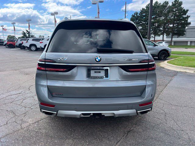 Used 2024 BMW X7 xDrive40i w/ Premium Package AWD/4WD image 6