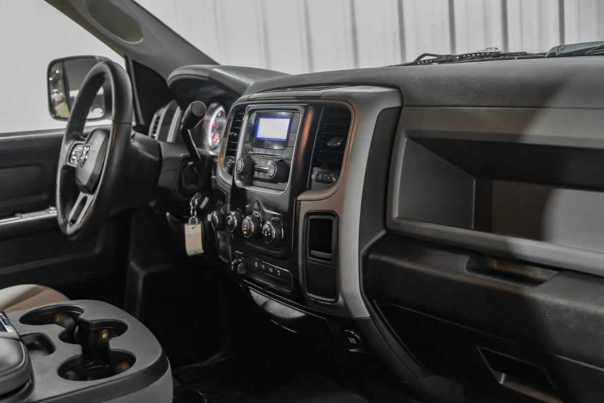 Used 2015 RAM 3500 Tradesman w/ Chrome Appearance Group AWD/4WD image 12