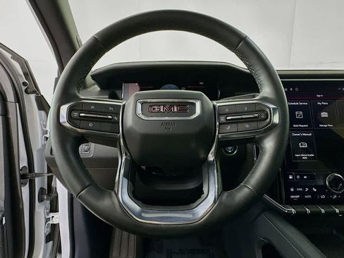 Used 2025 GMC Acadia Elevation image 16