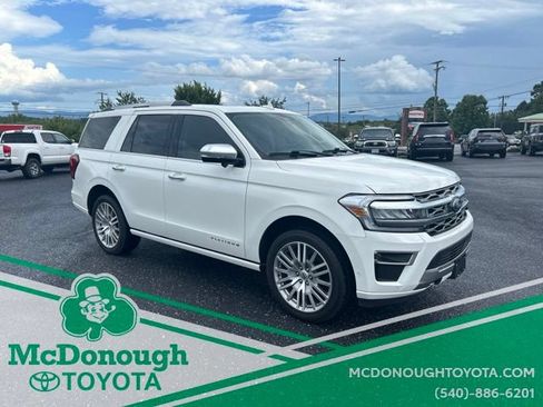Used 2024 Ford Expedition Platinum AWD/4WD image 5