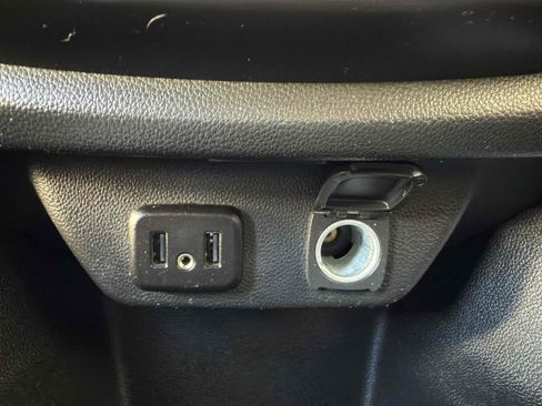 Used 2019 Chevrolet Traverse LT image 48