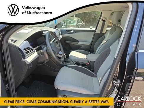 Used 2023 Volkswagen Taos SE w/ Panoramic Sunroof Package FWD image 7