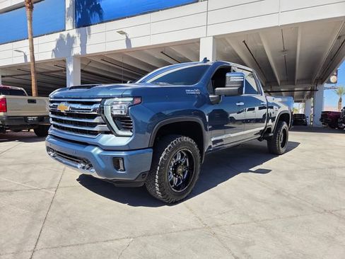 Certified 2024 Chevrolet Silverado 2500 High Country w/ High Country Premium Package AWD/4WD image 2