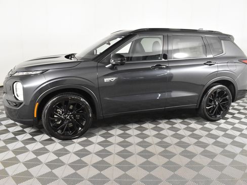 Used 2025 Mitsubishi Outlander SEL Black Edition image 9