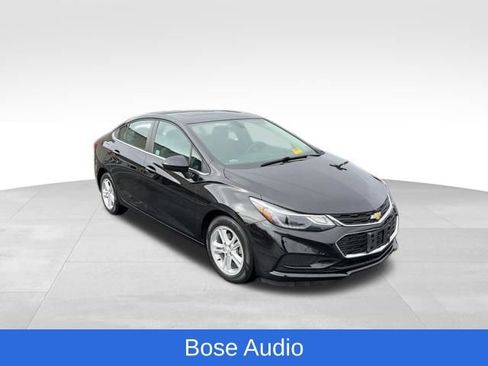 Certified 2018 Chevrolet Cruze LT w/ Sun And Sound Package image 9