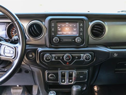 Used 2020 Jeep Wrangler Sport AWD/4WD image 17