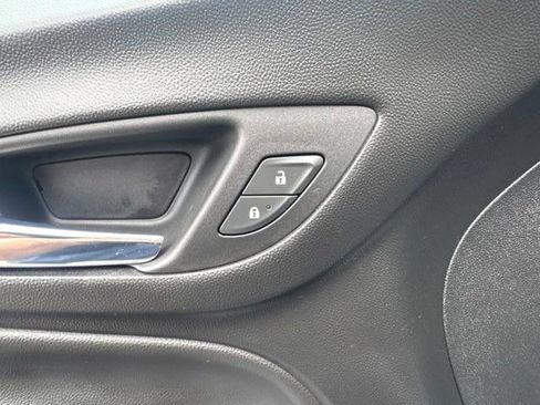 Used 2019 Chevrolet Equinox LT FWD image 10