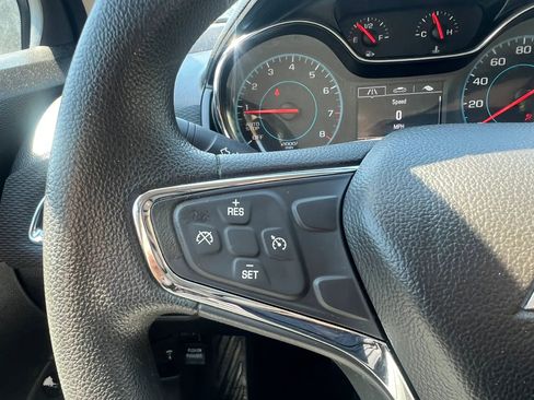 Used 2018 Chevrolet Cruze LT FWD image 19