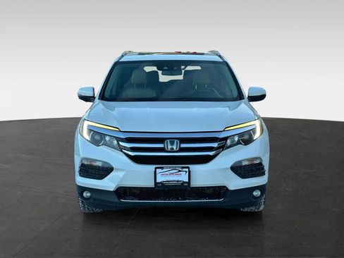 Used 2018 Honda Pilot Touring image 2