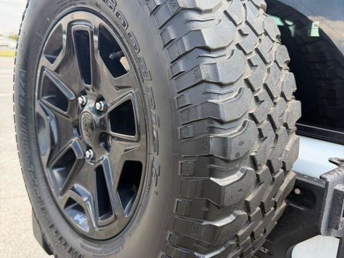 Used 2015 Jeep Wrangler Sport AWD/4WD image 9