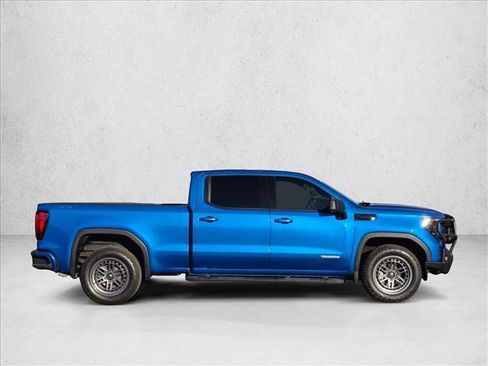 Used 2022 GMC Sierra 1500 Elevation w/ LPO, Elevation Black Package AWD/4WD image 4