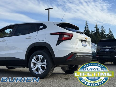 New 2026 Chevrolet Trax LS image 39