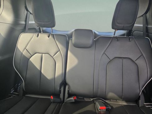 New 2026 Chrysler Pacifica Limited image 31