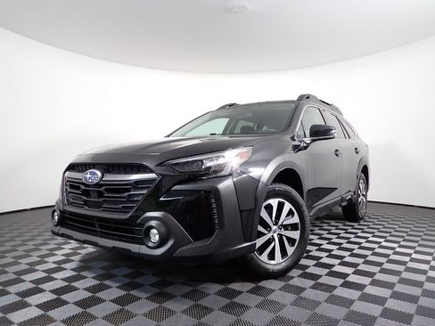 Used 2023 Subaru Outback Premium AWD/4WD image 2
