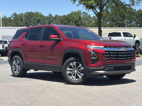 Used 2026 Chevrolet Equinox LT w/ Convenience Package II FWD image 2