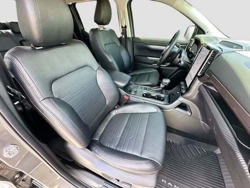 Used 2025 Ford Ranger Lariat w/ Black Appearance Package AWD/4WD image 26