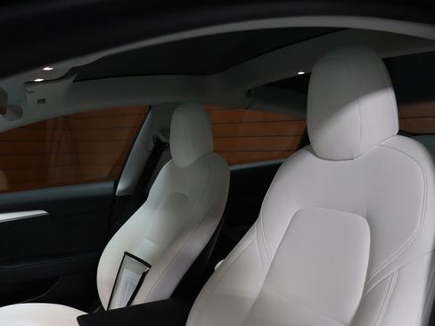 Used 2023 Tesla Model 3 Standard Range image 26