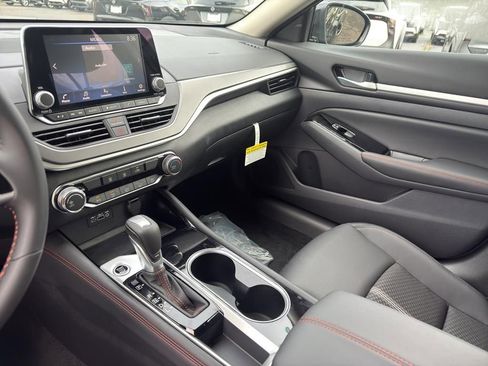 New 2025 Nissan Altima 2.5 SR image 22
