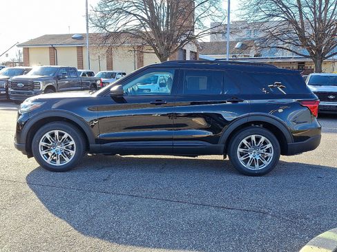 New 2026 Ford Explorer Active w/ Active Comfort Package AWD/4WD image 11