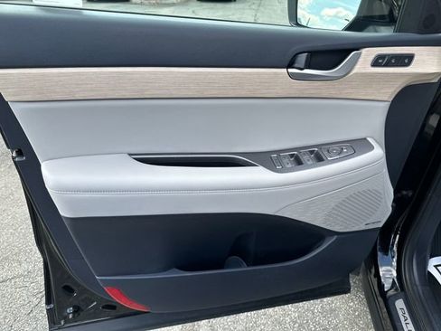 Used 2024 Hyundai Palisade Limited image 10