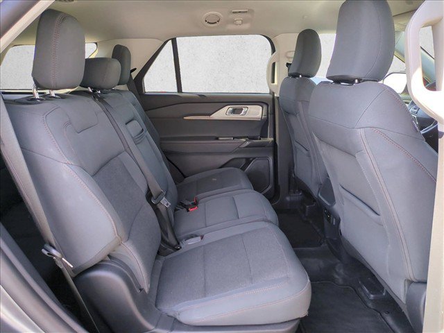 Used 2025 Ford Explorer Active AWD/4WD image 20