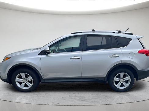 Used 2013 Toyota RAV4 XLE AWD/4WD image 6