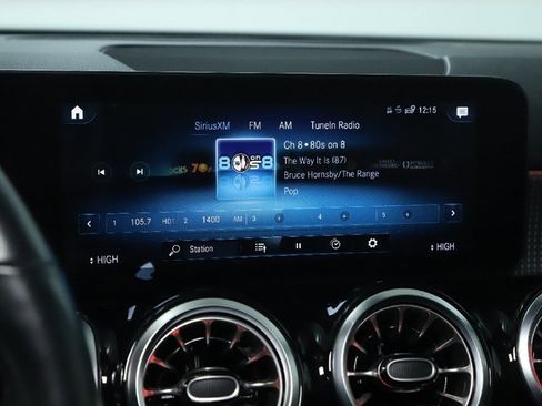 Used 2022 Mercedes-Benz GLB 250 4MATIC image 26