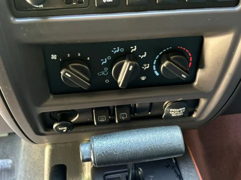 Used 2000 Jeep Cherokee Sport AWD/4WD image 33