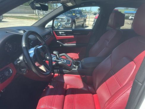 Used 2019 Porsche Cayenne S image 9