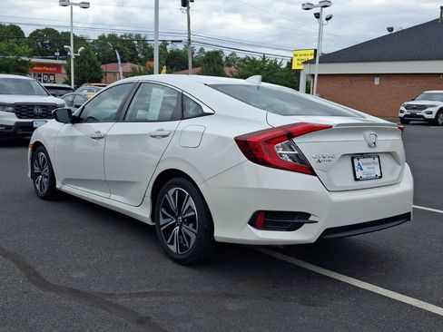 Used 2018 Honda Civic EX-T image 4