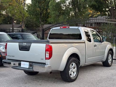 Used 2009 Nissan Frontier SE w/ SE Value Truck Pkg image 7