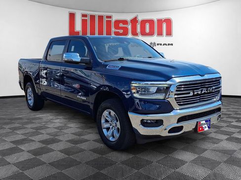 Used 2023 RAM 1500 Laramie AWD/4WD image 3