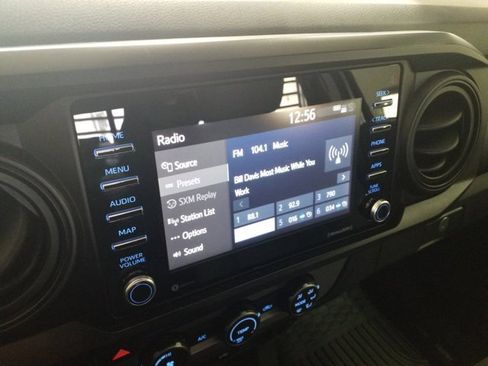 Used 2020 Toyota Tacoma SR image 6