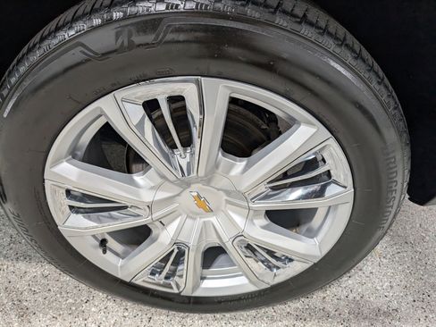 Used 2023 Chevrolet Suburban High Country w/ Premium Package 2 image 12