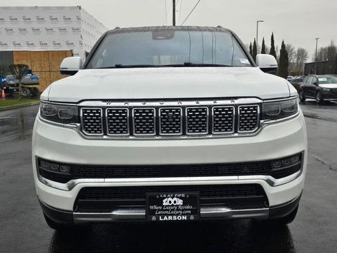Used 2022 Jeep Grand Wagoneer Series III AWD/4WD image 11