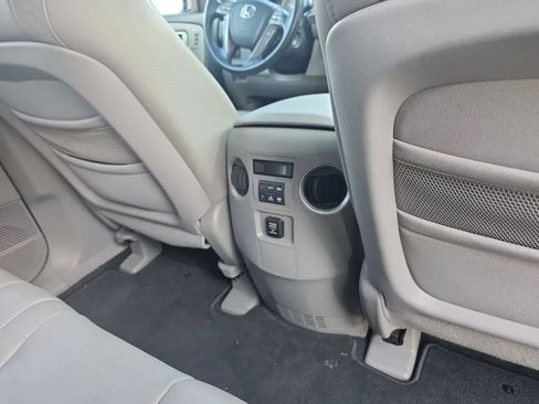 Used 2010 Honda Pilot Touring image 23